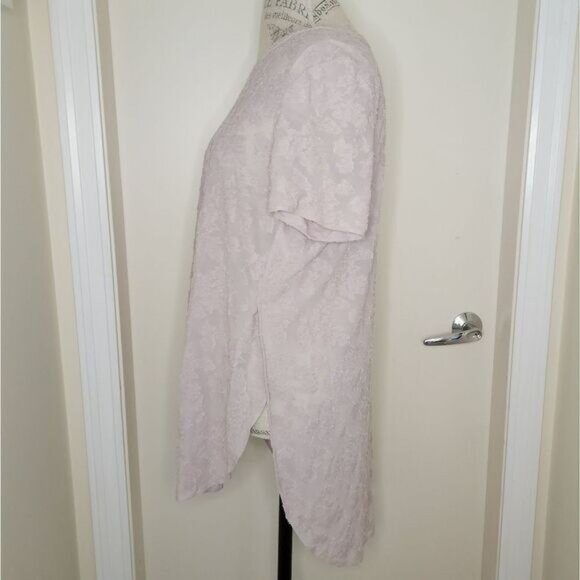 Aritzia floral lace tshirt top - Picture 2 of 4